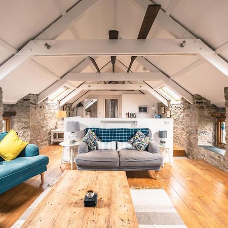 Stunning Converted Granary In Heart Of St Davids Bagian luar foto
