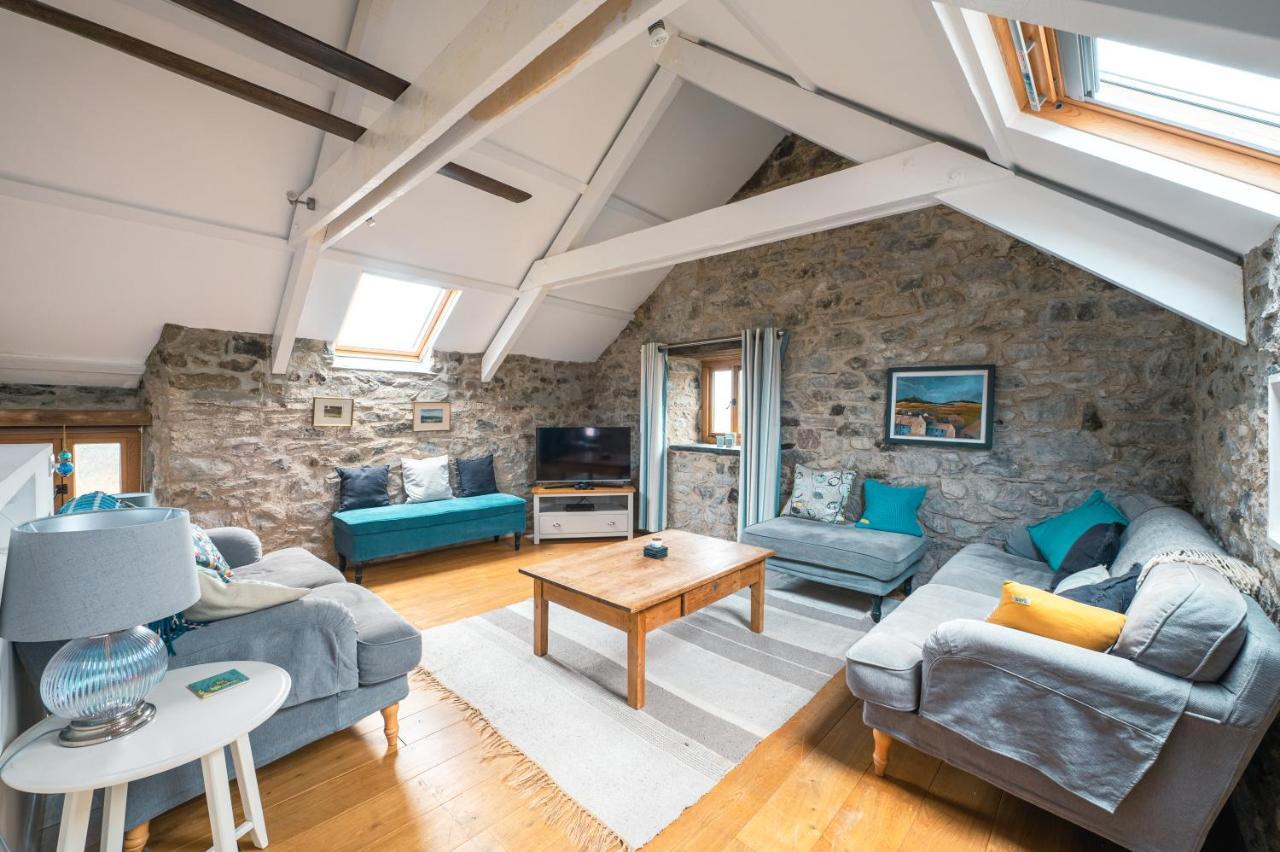 Stunning Converted Granary In Heart Of St Davids Bagian luar foto