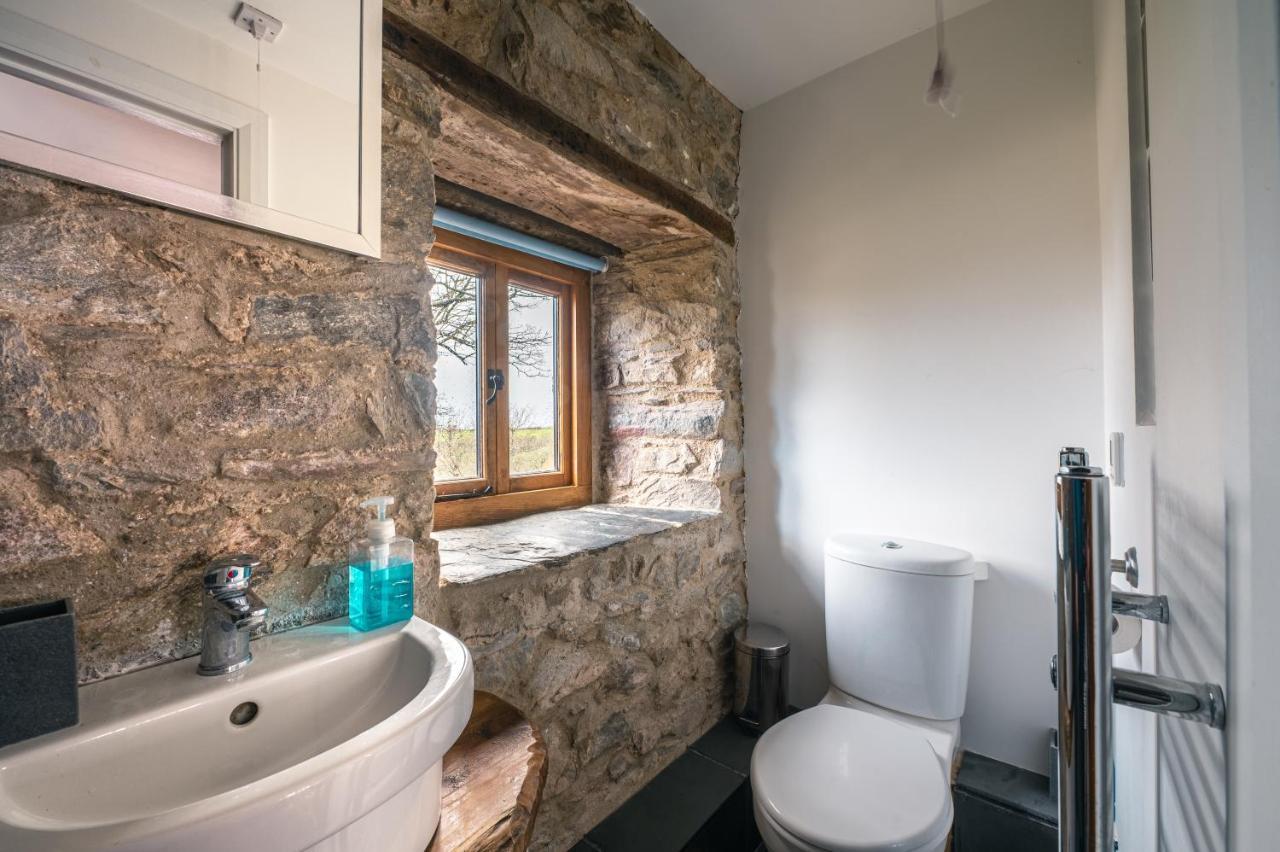 Stunning Converted Granary In Heart Of St Davids Bagian luar foto