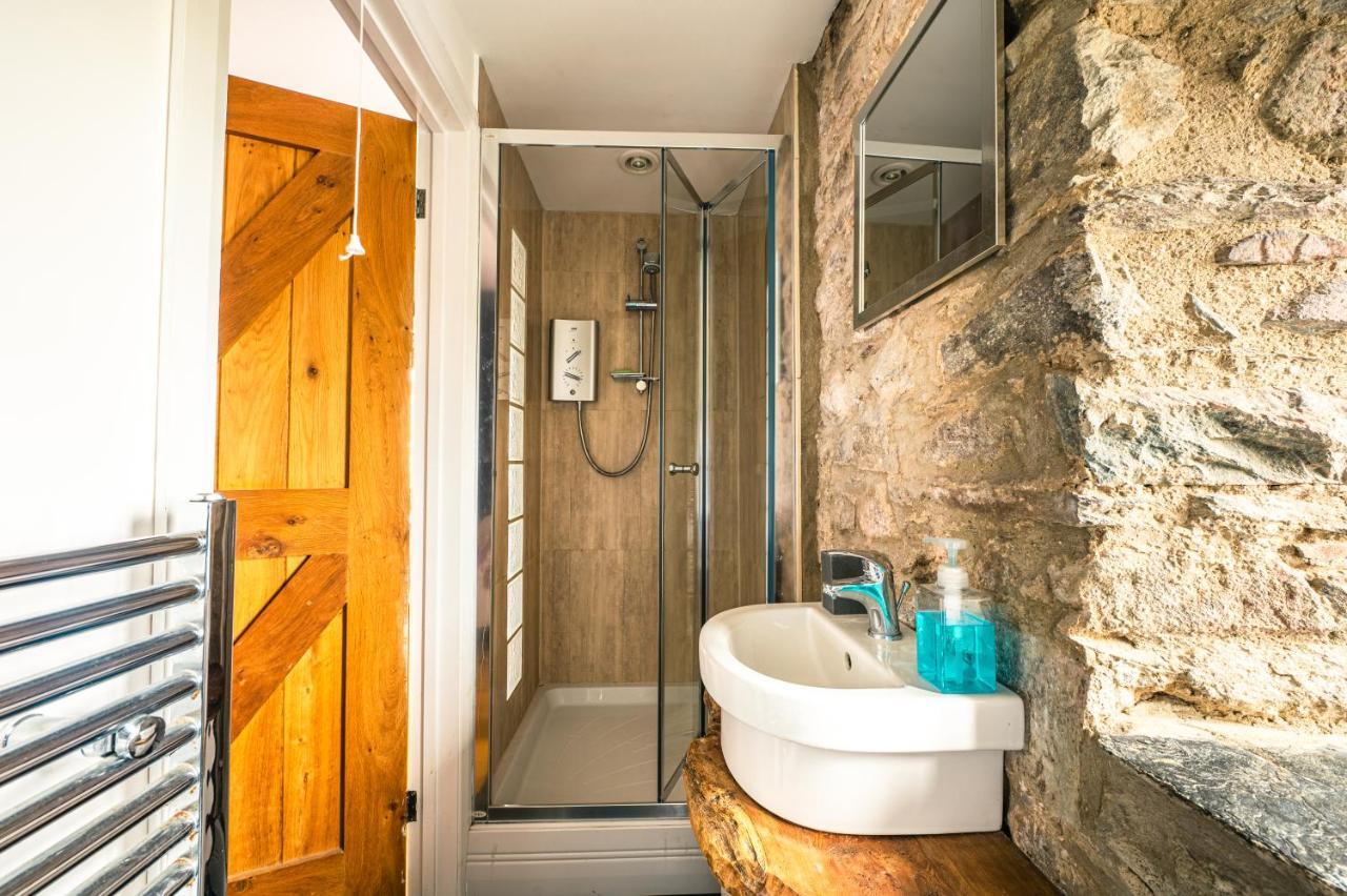Stunning Converted Granary In Heart Of St Davids Bagian luar foto