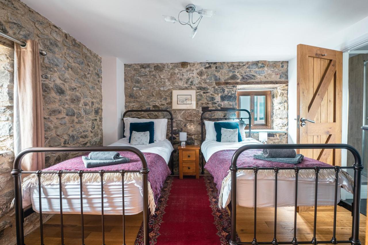 Stunning Converted Granary In Heart Of St Davids Bagian luar foto