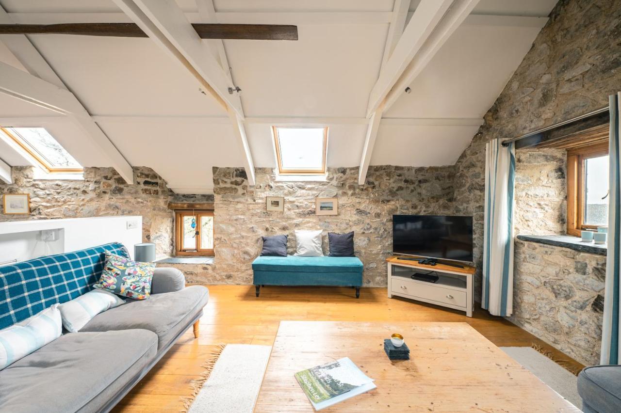 Stunning Converted Granary In Heart Of St Davids Bagian luar foto