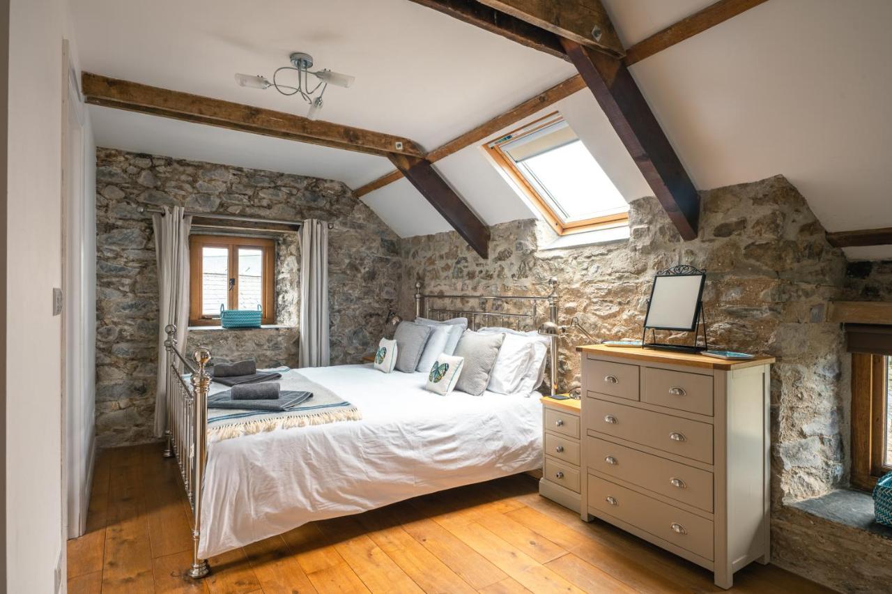 Stunning Converted Granary In Heart Of St Davids Bagian luar foto