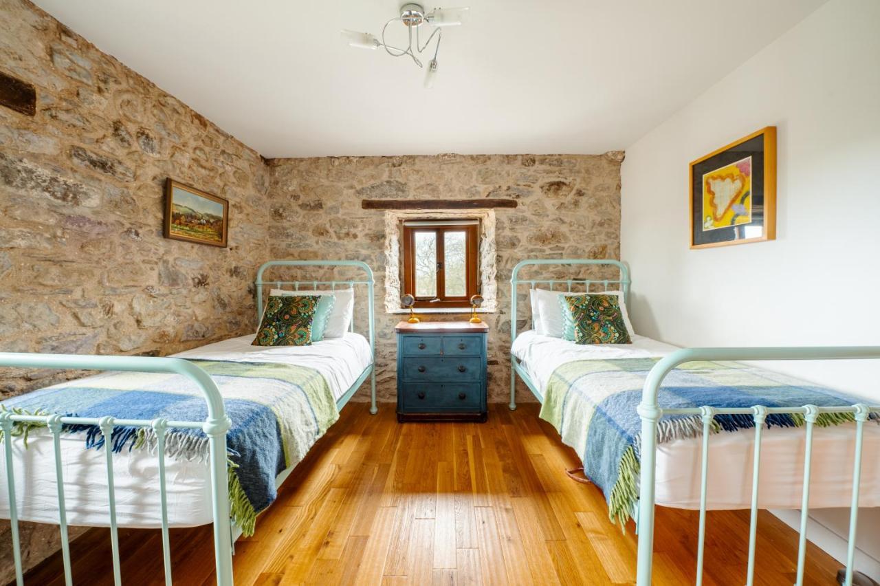 Stunning Converted Granary In Heart Of St Davids Bagian luar foto
