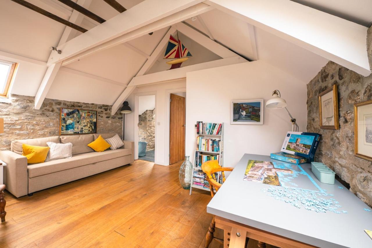 Stunning Converted Granary In Heart Of St Davids Bagian luar foto