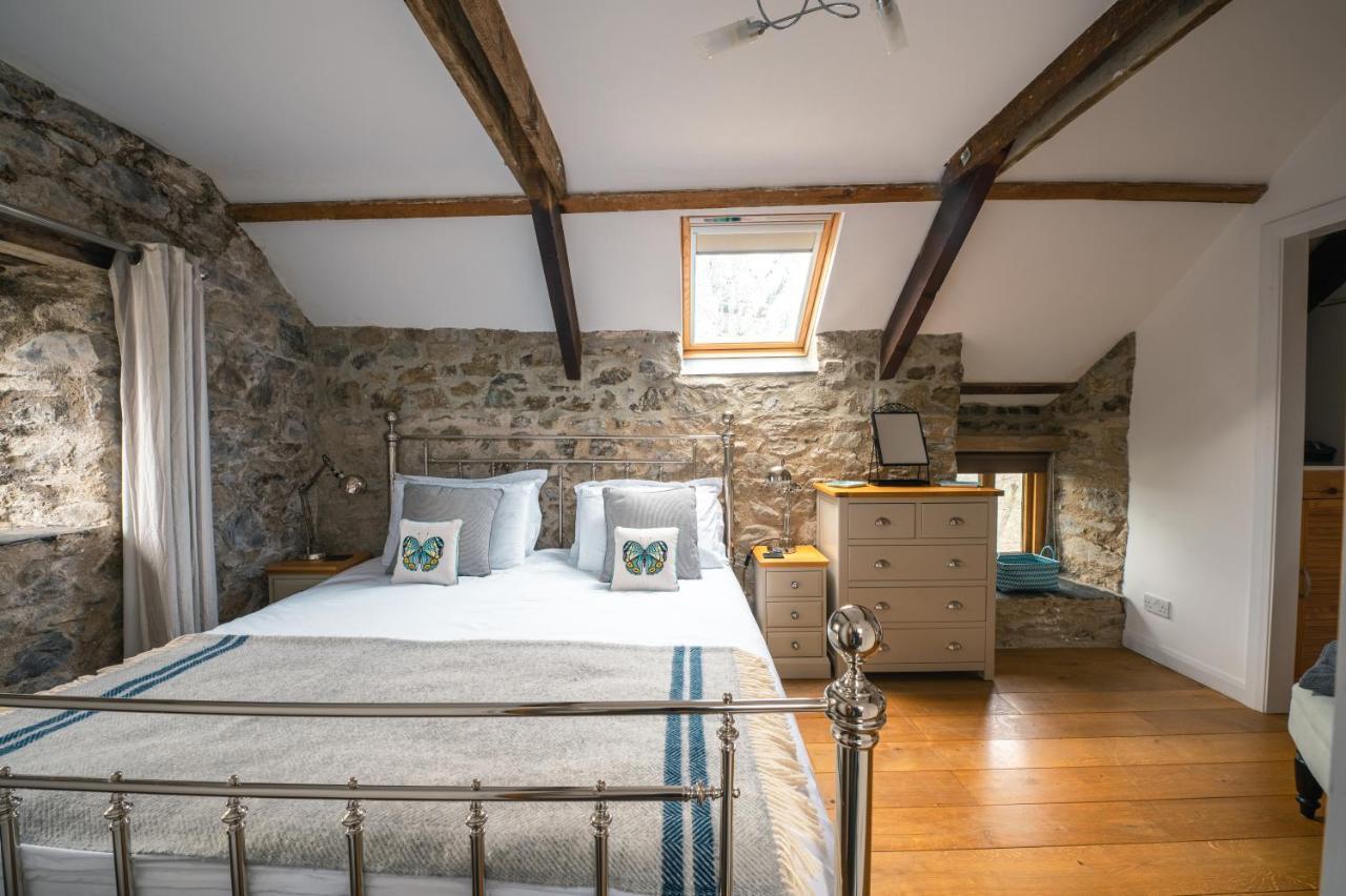 Stunning Converted Granary In Heart Of St Davids Bagian luar foto